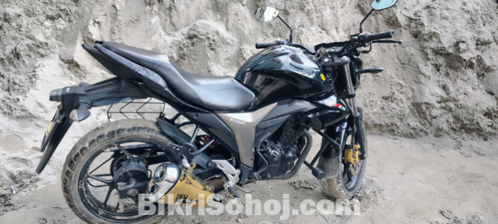 Suzuki Gixxer